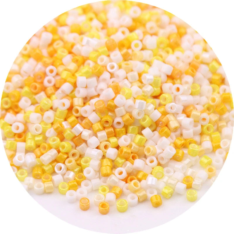 חרוזי זכוכית יפניים אטומים 11/0 – לחריזה ו־DIY