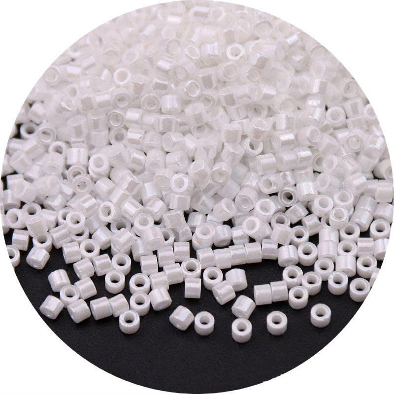 חרוזי זכוכית יפניים אטומים 11/0 – לחריזה ו־DIY