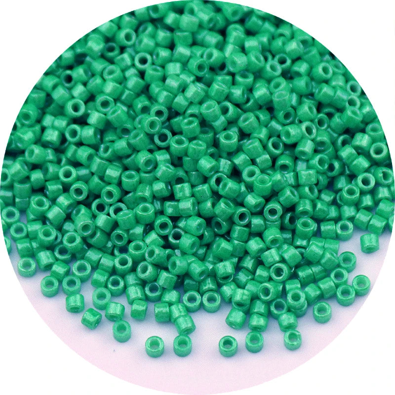 חרוזי זכוכית יפניים אטומים 11/0 – לחריזה ו־DIY