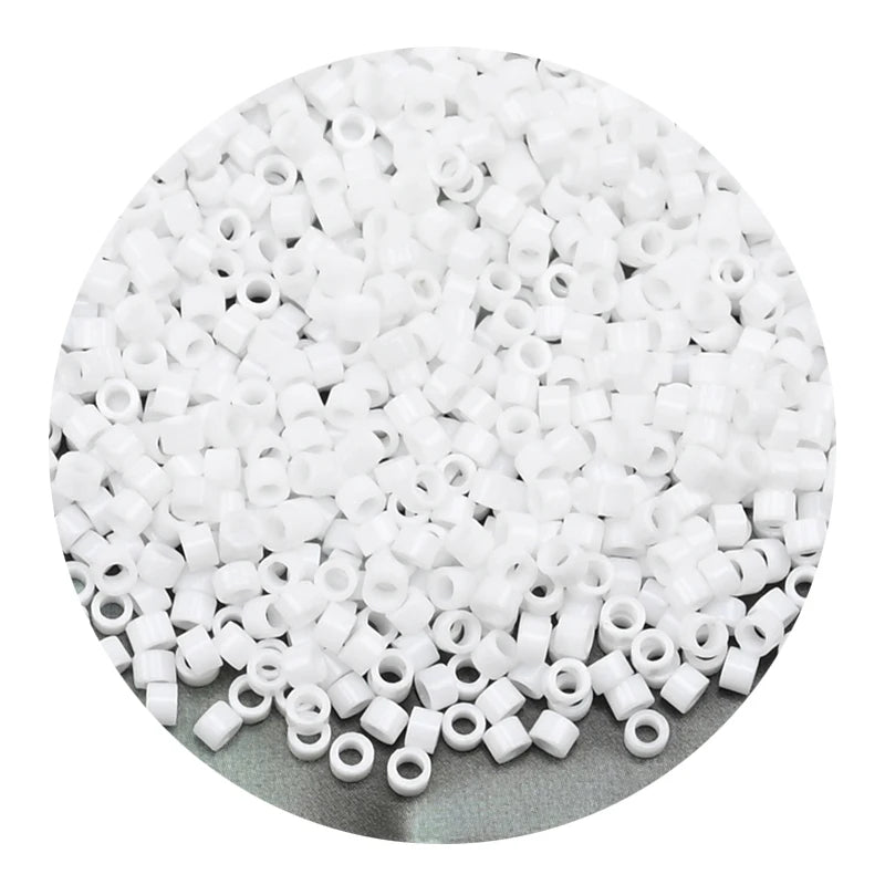 חרוזים יפנים זכוכית מיני 2 מ"מ – 1250 יחידות ליצירה ותכשיטים