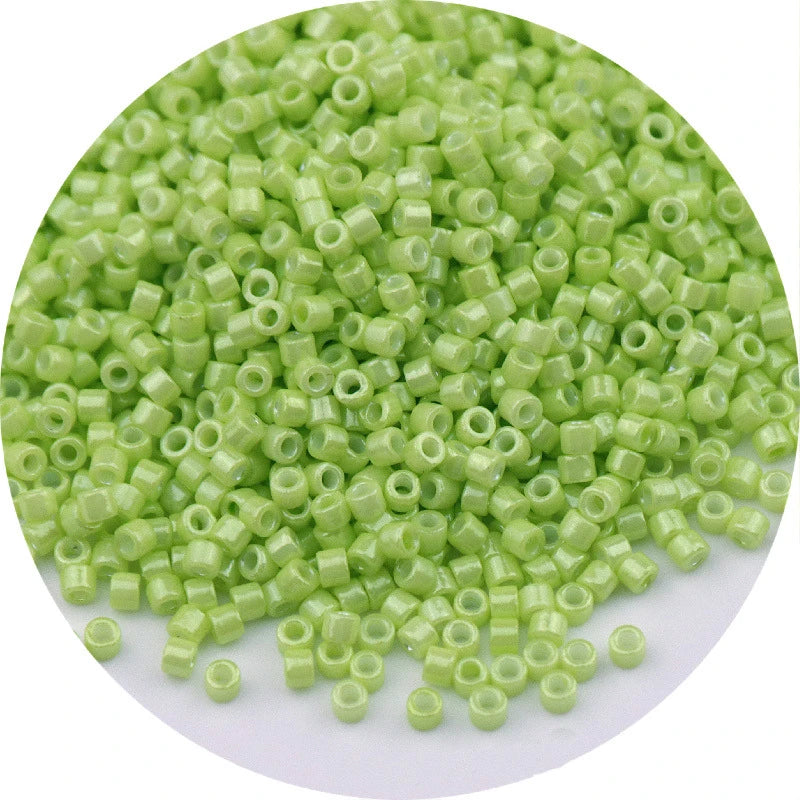 חרוזי זכוכית יפניים אטומים 11/0 – לחריזה ו־DIY