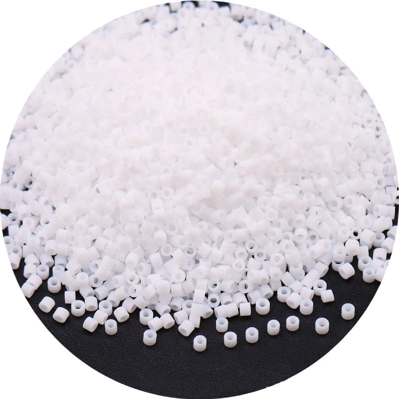 חרוזי זכוכית יפניים אטומים 11/0 – לחריזה ו־DIY